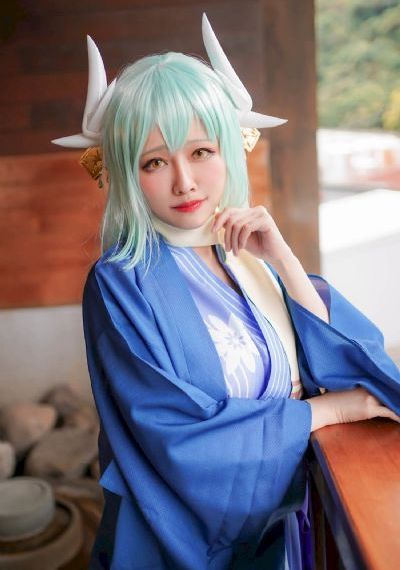 头像女欧美风高冷背影_4K手机在线观看