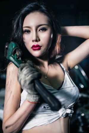 欧美女生霸气红唇头像_BD英语在线观看视频