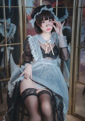 欧美小伙子日老女人av_超清手机在线看